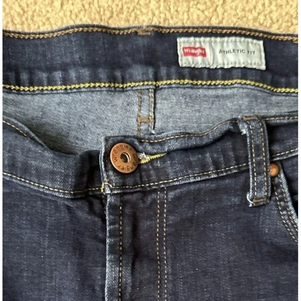 Wrangler Jeans Athletic Fit Mens 36x30 Blue Flex Denim Pants Straight Casual EUC